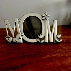 Photo frame. “Mom”
